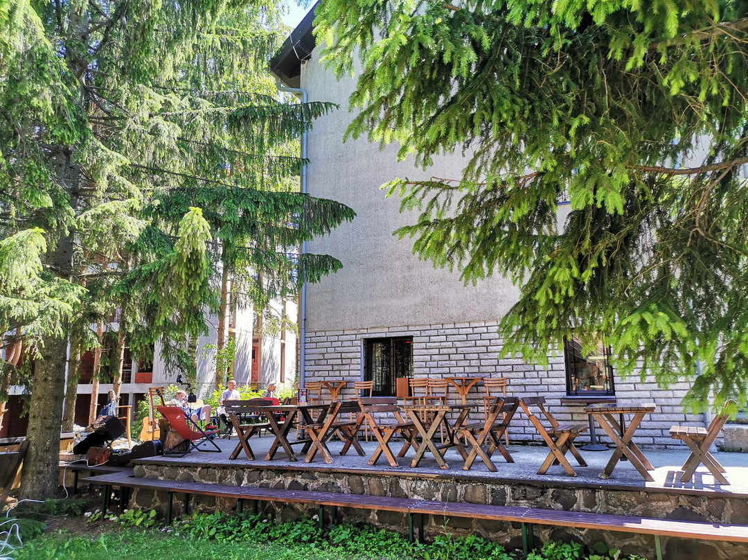 Dusanov Div Chee Land