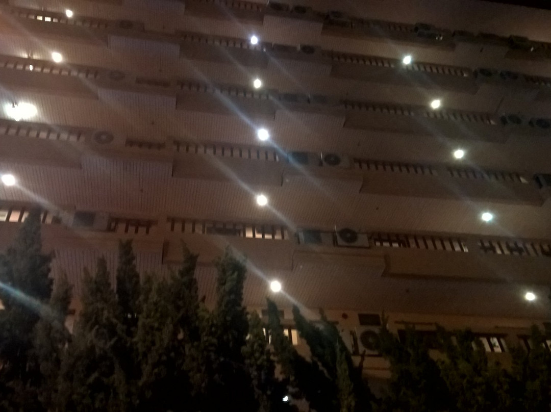 艾雅伊广场酒店主图