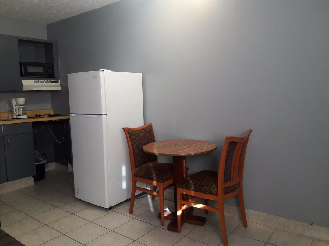 Budgetel Inn & Suites- Hwy 31 S