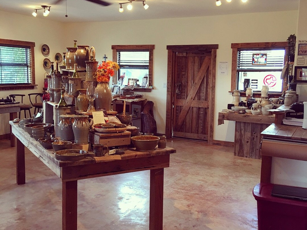Hill Country Pottery-Comfort必去景点