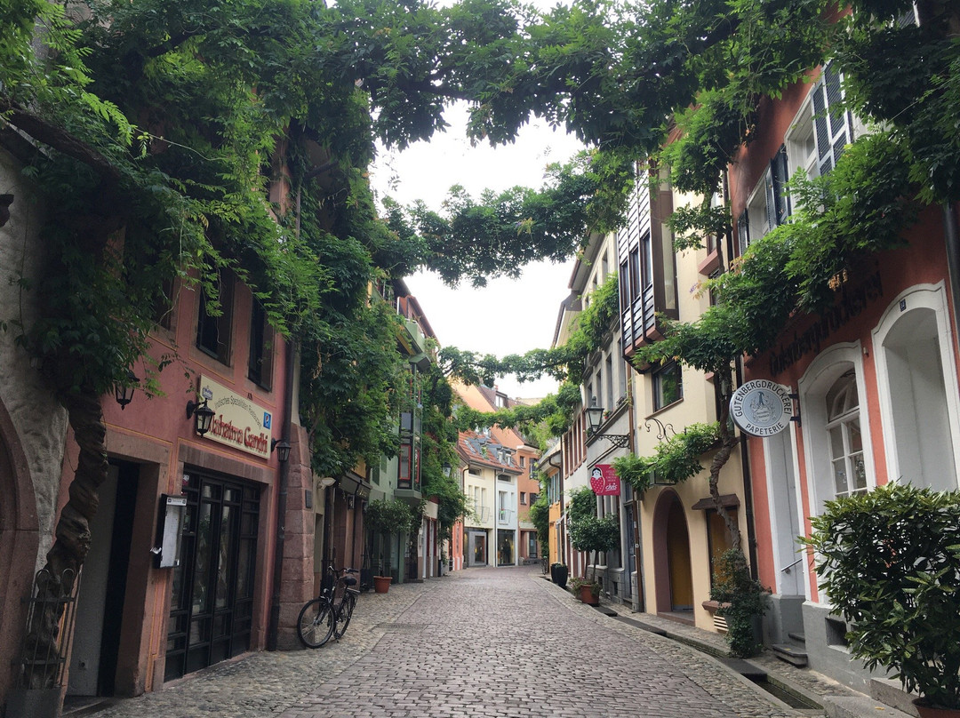 克孜布莫酒店及餐厅