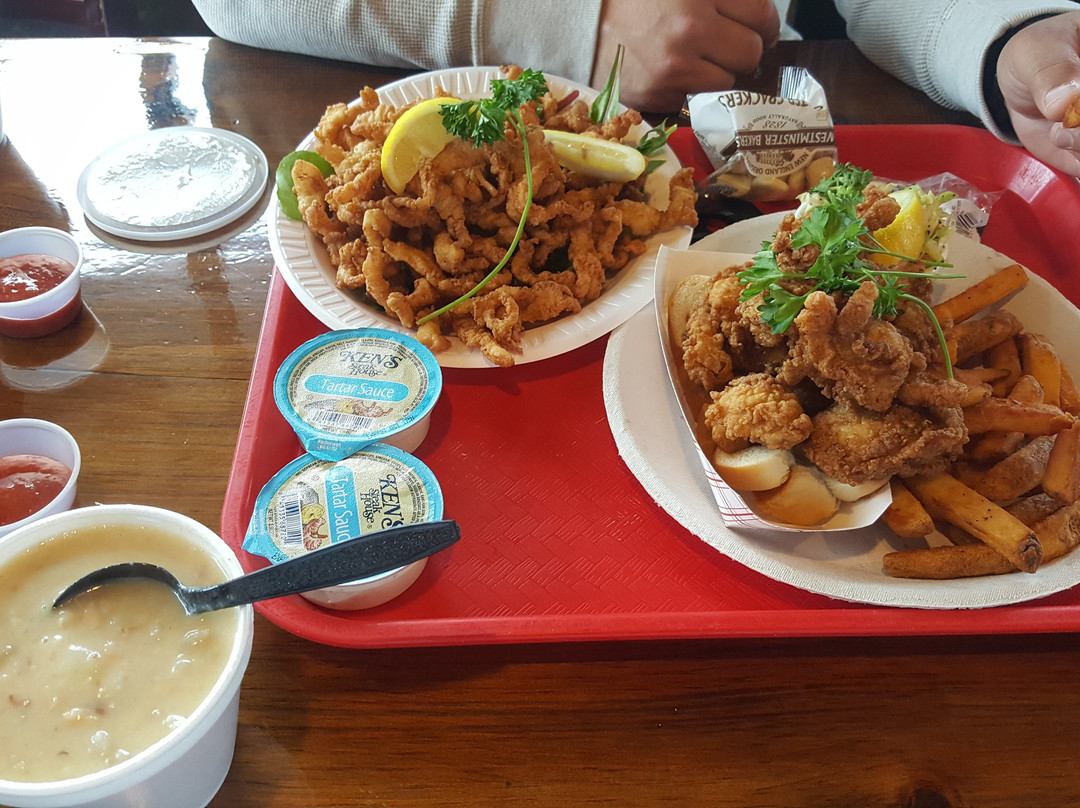 Flo's Clam Shack - Drive-in