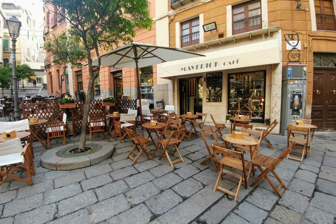 Maverick Cafe'