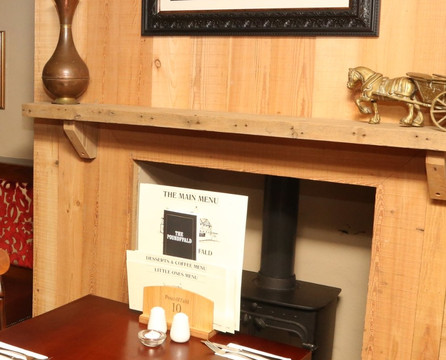 the poundffald inn-Four Crosses必去景点