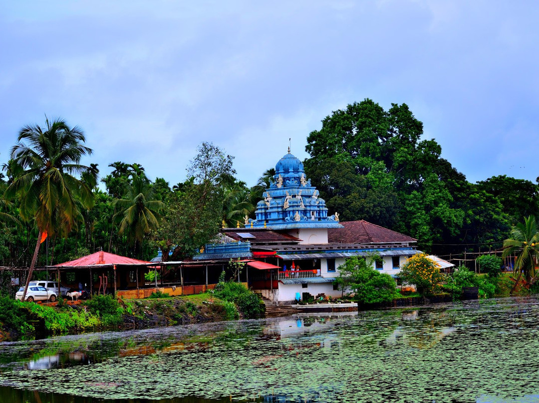 Kavadikeri Lake Temple-Yellapur必去景点