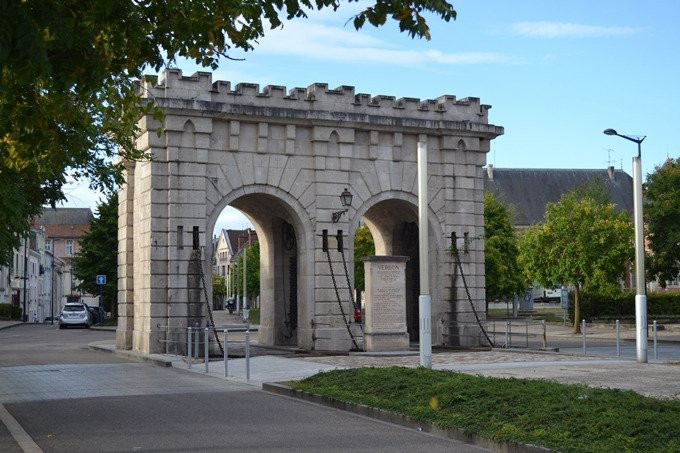 Porte Saint-Paul-凡尔登必去景点