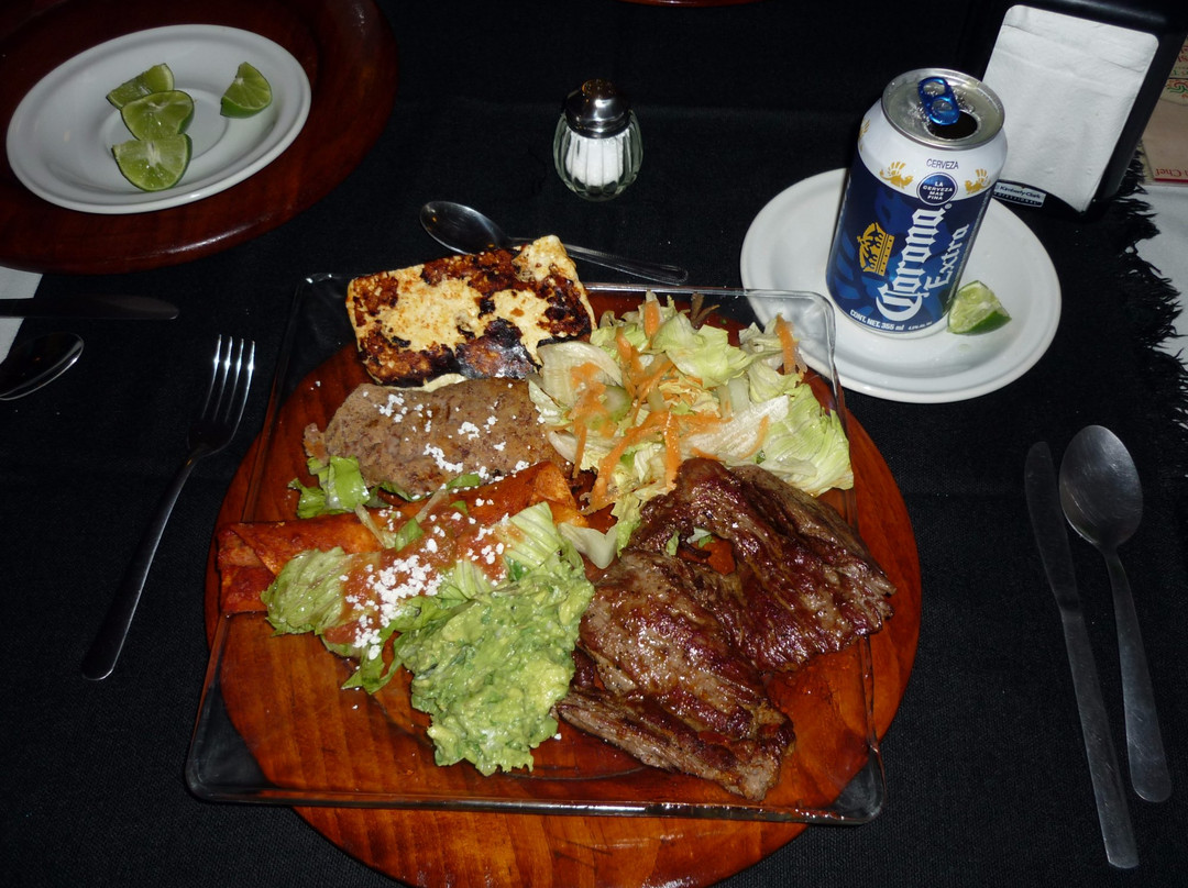 Hotel El Tarasco主图