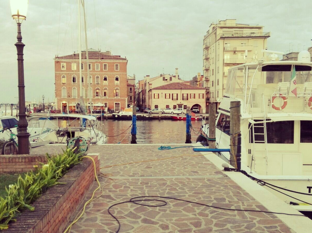sporting club Darsena le Saline-基奥贾必去景点