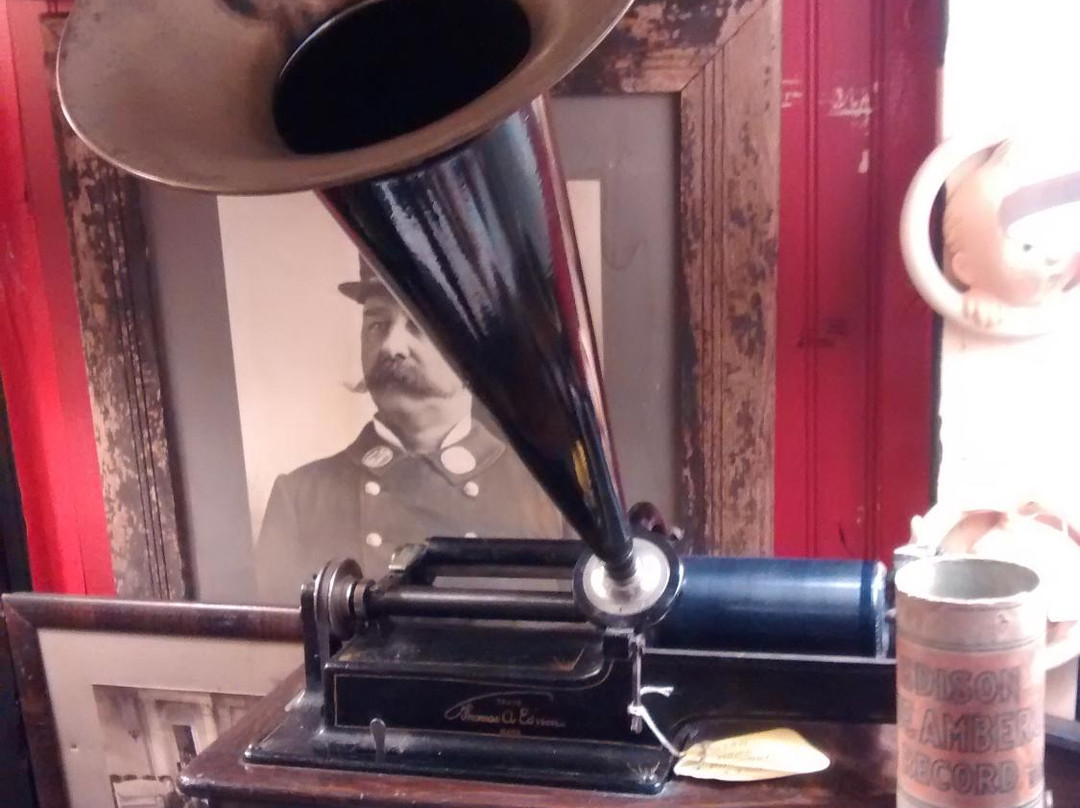 Backroads Antiques and collectables-Henryville必去景点