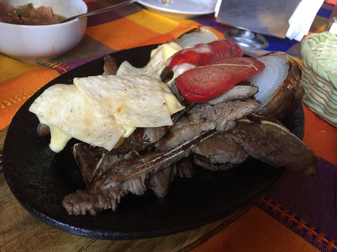 Parras de la Fuente餐馆和美食-El Meson De Don Evaristo