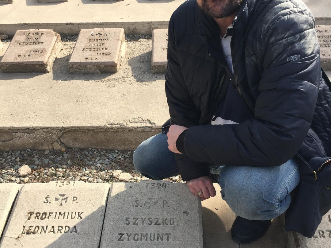 Doulab Catholic Cemetery景点图片