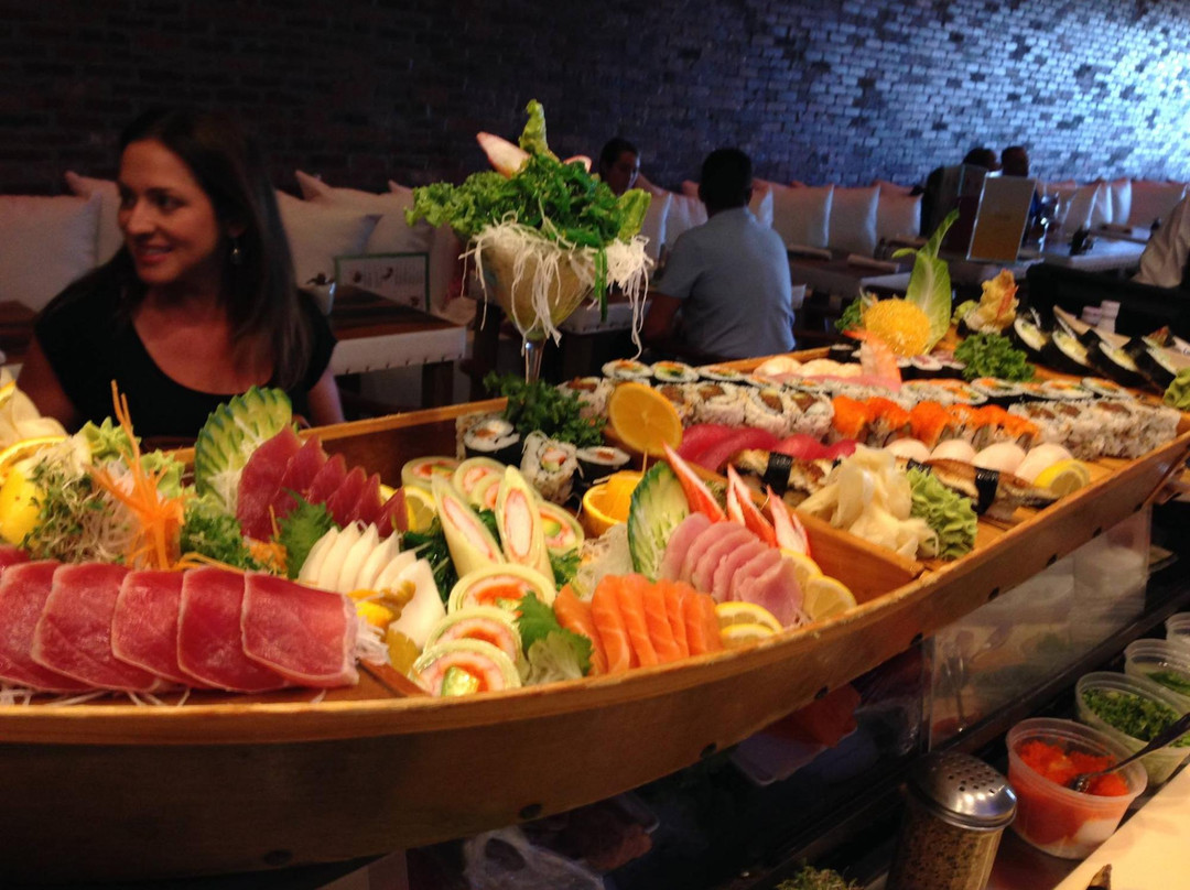 Moon Thai & Japanese