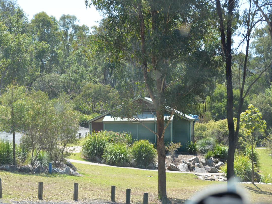 Crows Nest旅游景点-Lake Cressbrook