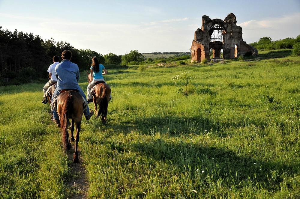 Horseriding Bulgaria - Day Tours-索非亚必去景点
