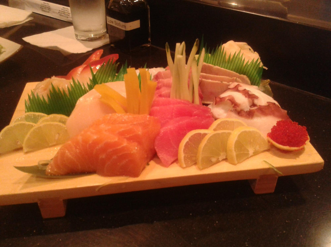 San Fernando餐馆和美食-More Vino More Sushi