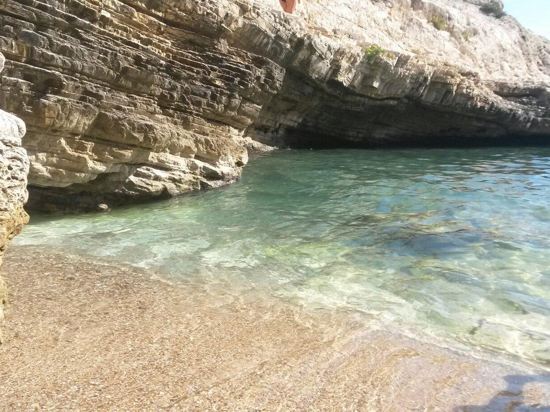 Cala della Pergola-维耶斯泰必去景点