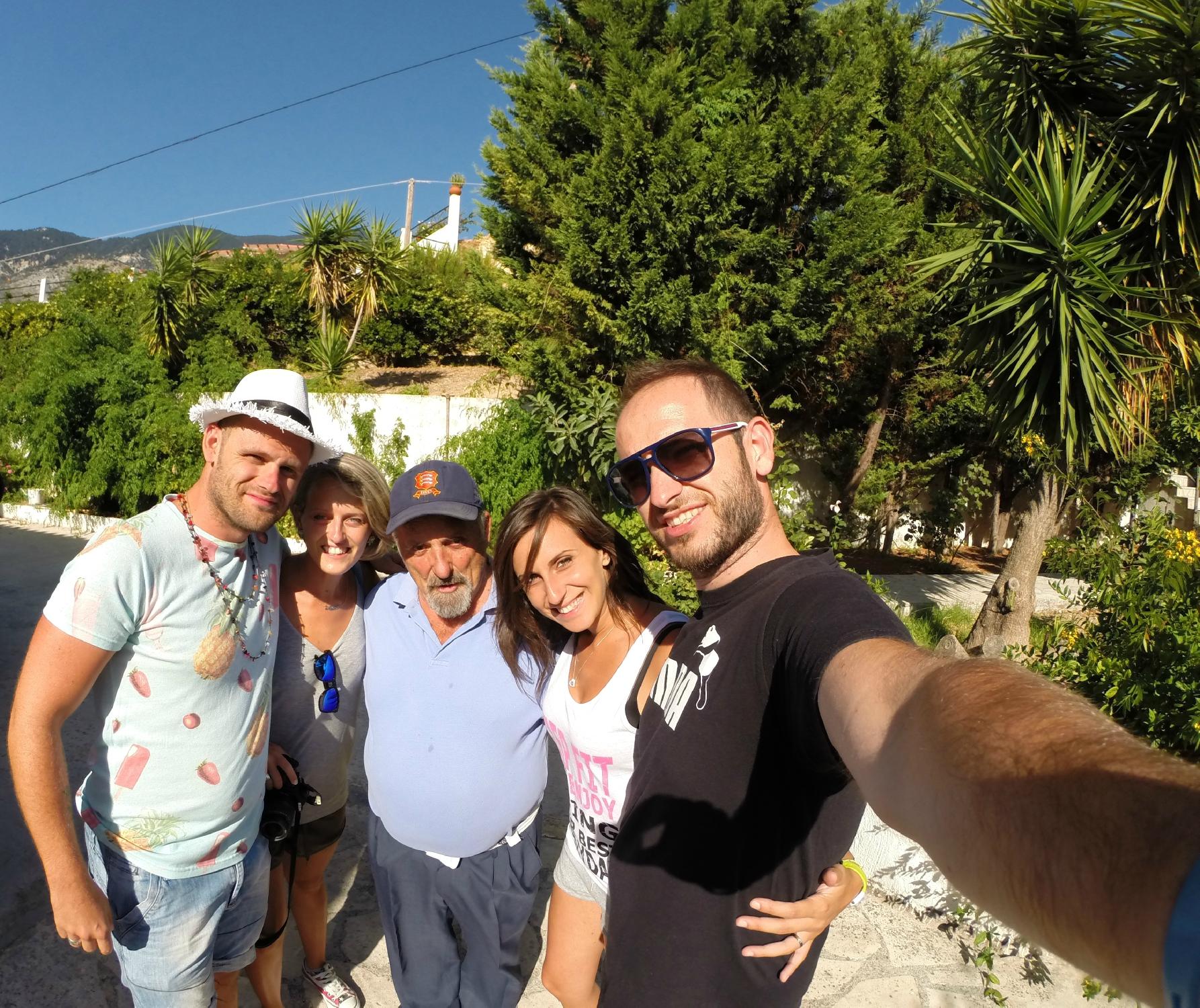 Afrato Village Apartments-浴室