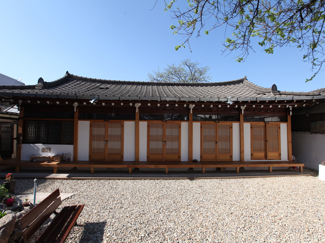 Dukmanjae Hanok Pension