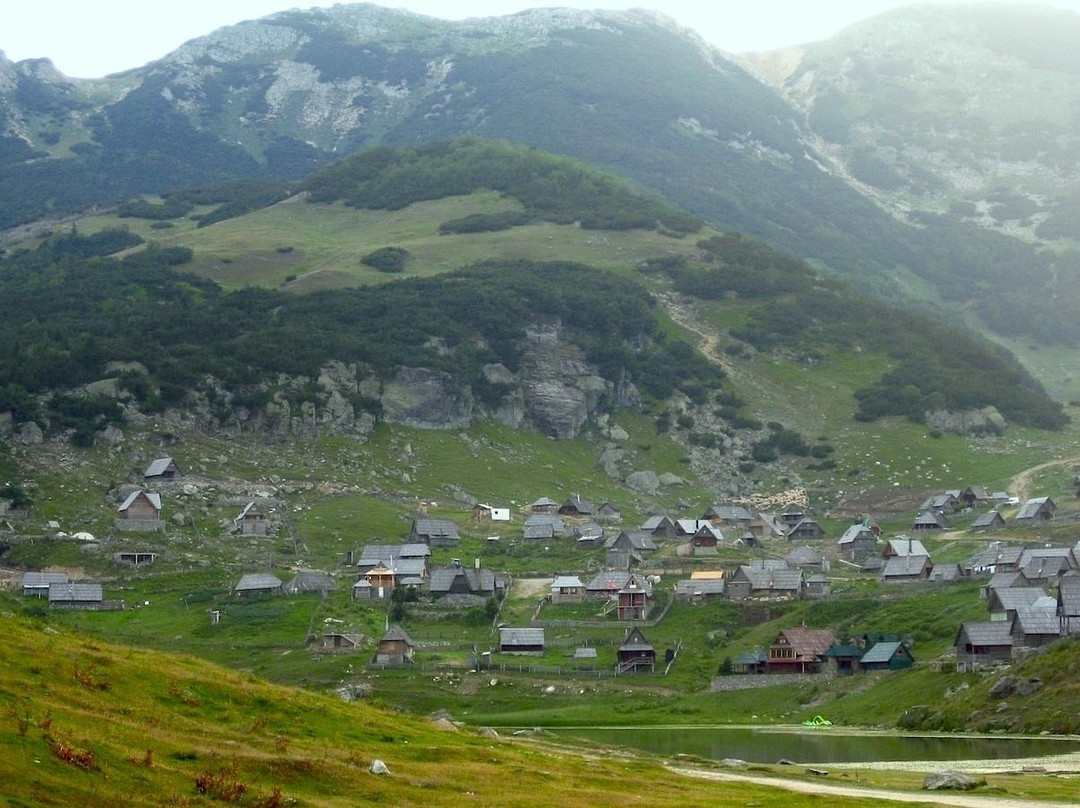 Prokosko Lake景点图片