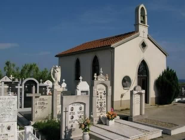 Cemetery and Chapel of Our Lady of Sorrows景点图片