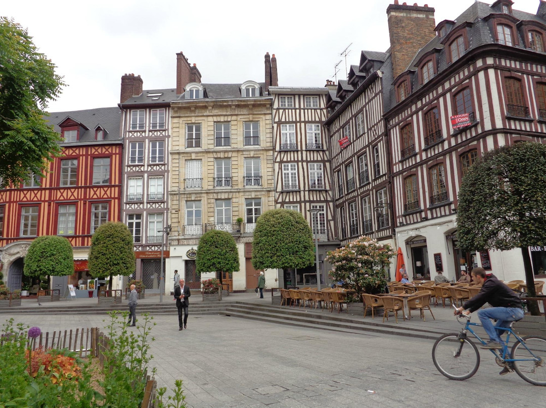Place de la Pucelle-鲁昂必去景点