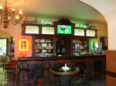 Saloon del Bosque主图