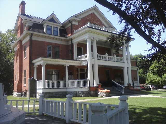 Turner-Dodge House & Heritage Center-兰辛必去景点