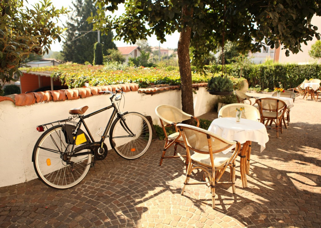 阿杰罗拉酒店住宿-妮多维德酒店