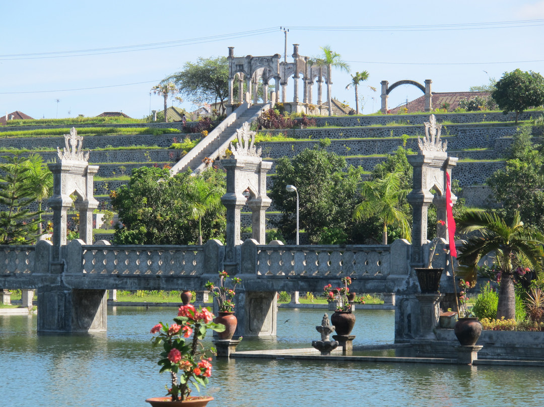 乌戎水皇宫-卡朗阿森必去景点