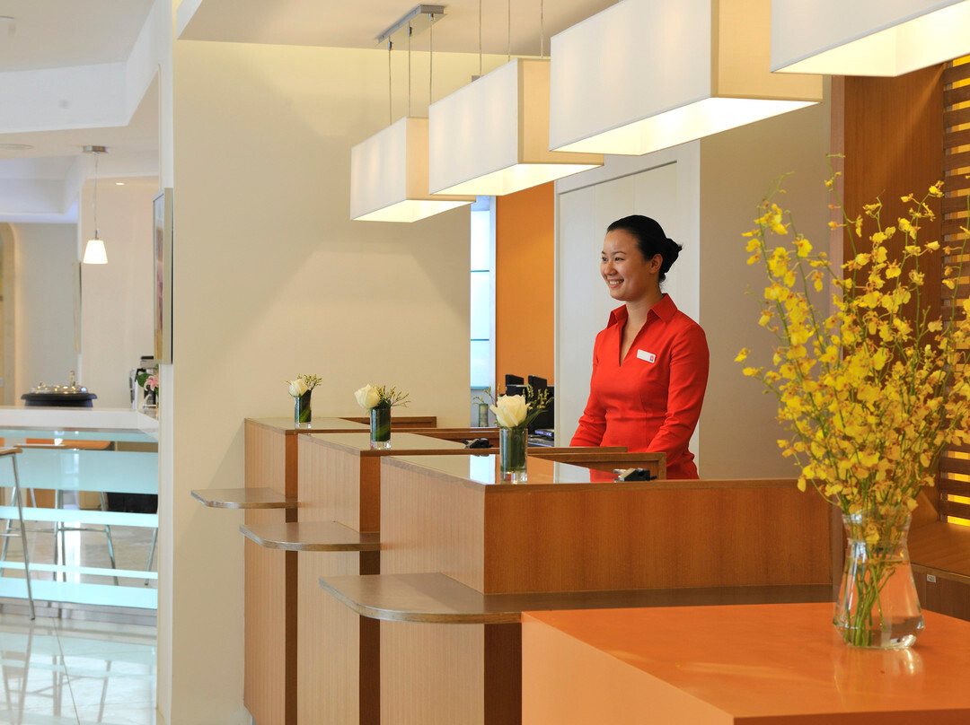 杭州滨江宜必思酒店主图