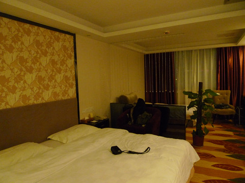 吾遇酒店(深圳罗湖口岸店)主图