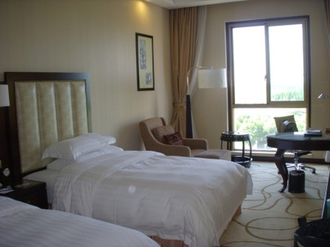 朱家角皇家郁金香花园酒店主图