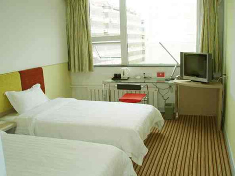 银佳酒店(临沂和谐广场泰盛广场店)主图