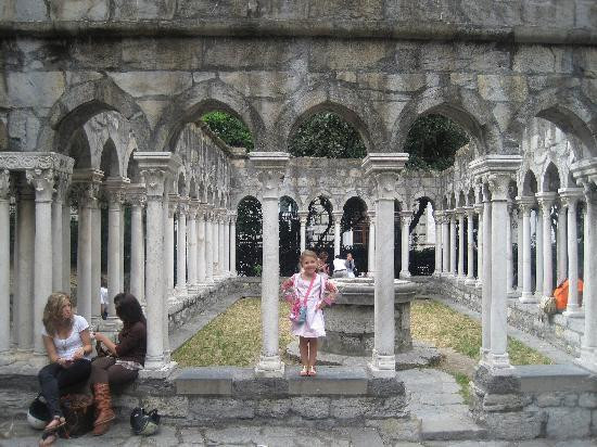 Torri di Porta Soprana-热那亚必去景点