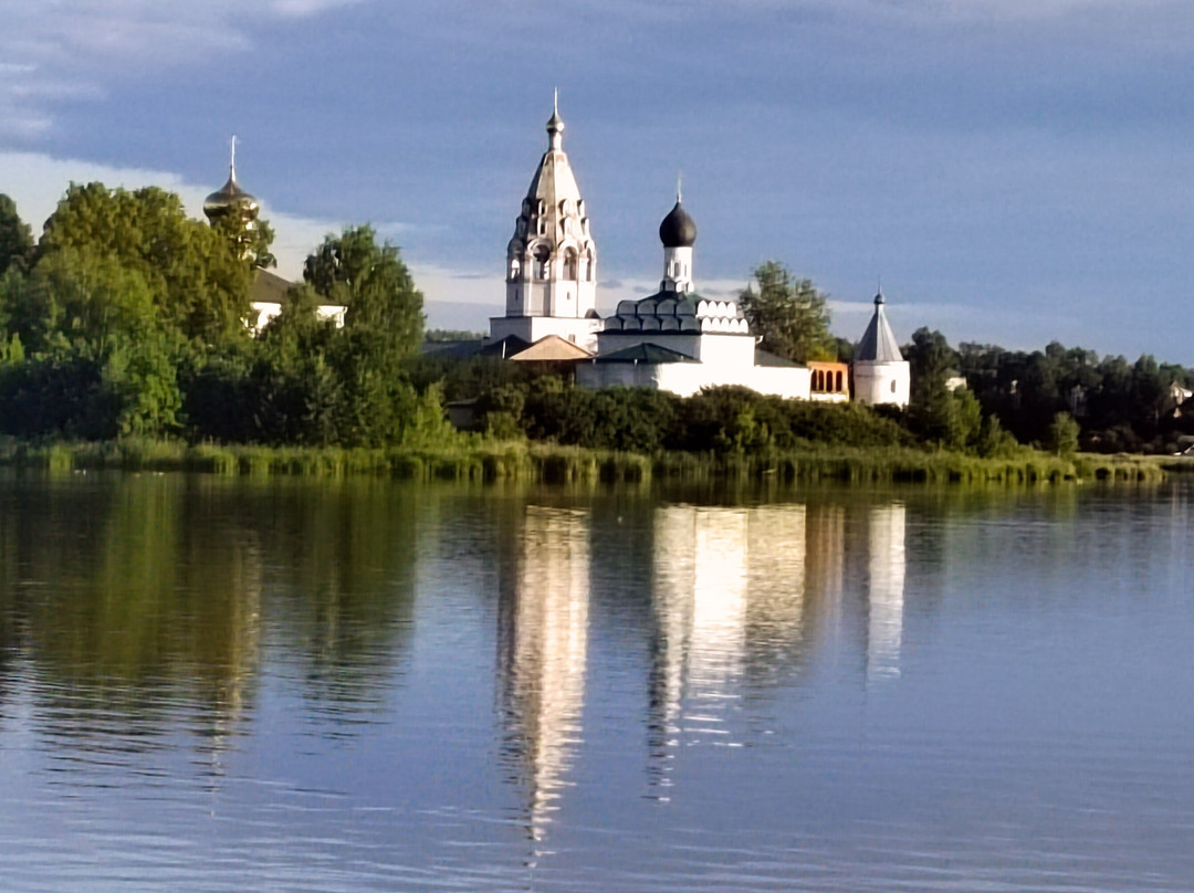 Saint Trinity Ostrovoezersk Monastery景点图片