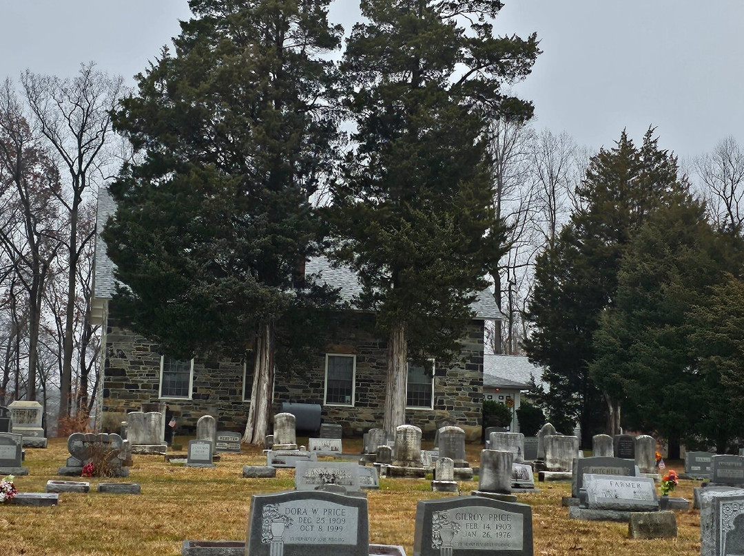 Calvary Church and Cemetery景点图片