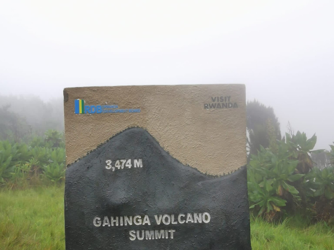 Mount Gahinga景点图片