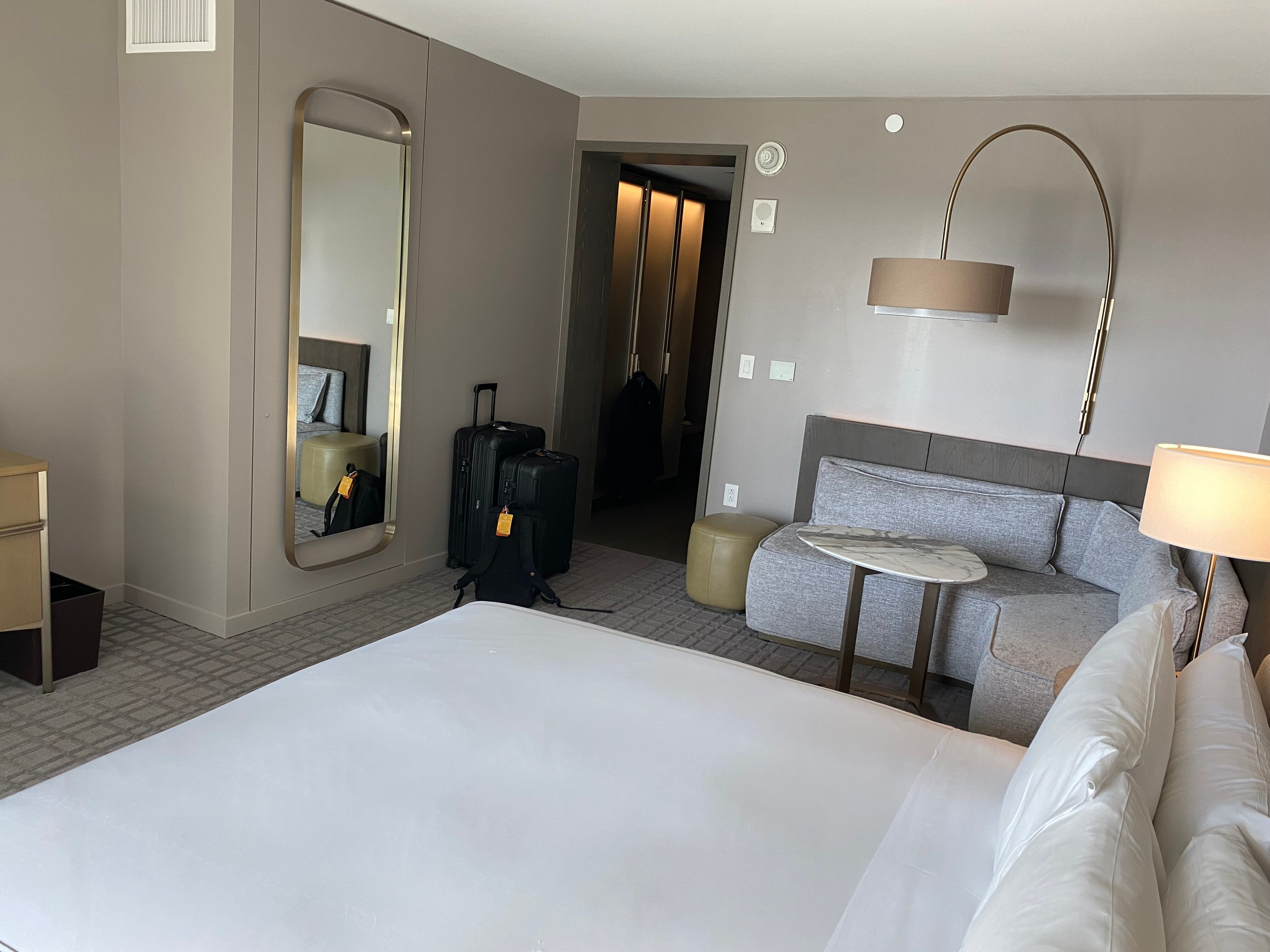 费尔蒙世纪广场酒店-客卧