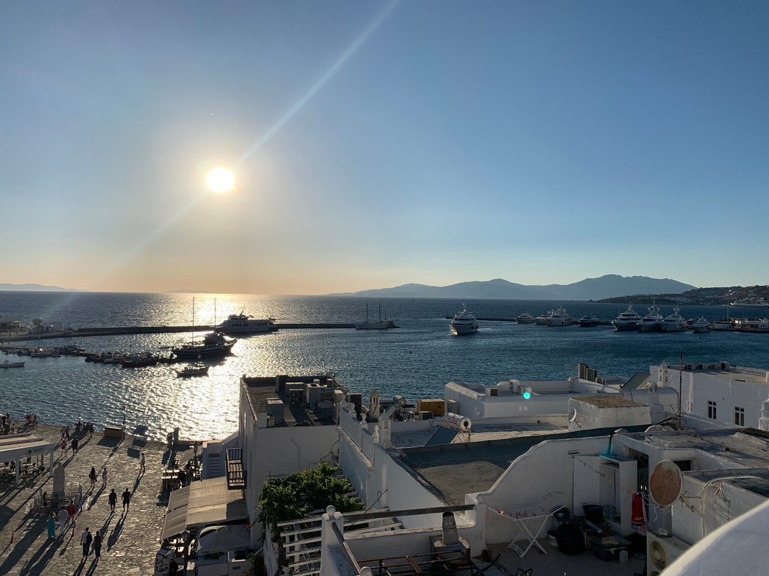 艾琳娜酒店主图