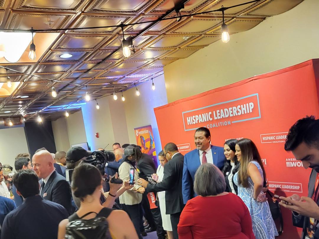 马铁大酒店主图