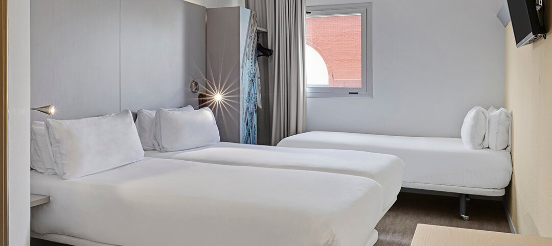 斯多瑞梅赫罗纳酒店主图