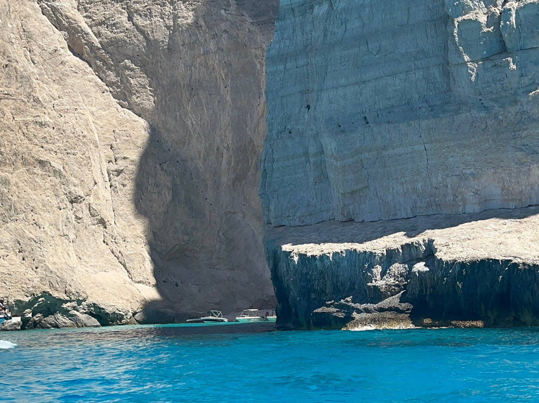 THE BLUE SEA MARIES景点图片