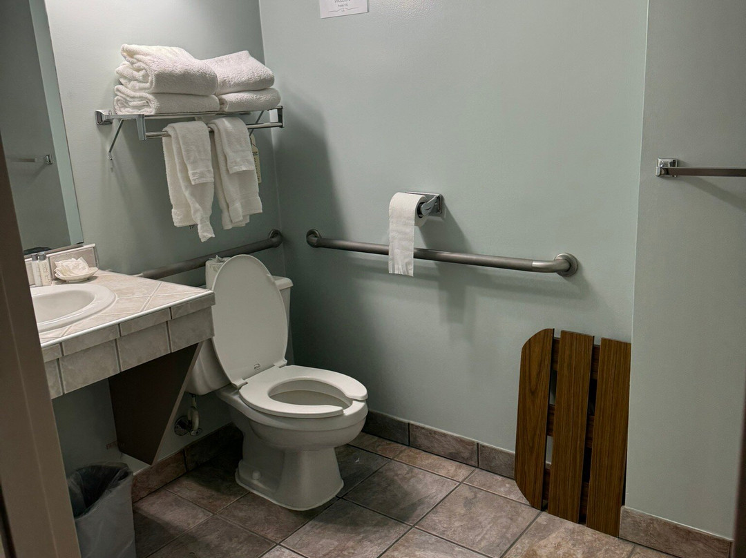 Dunes Waterfront Resort主图