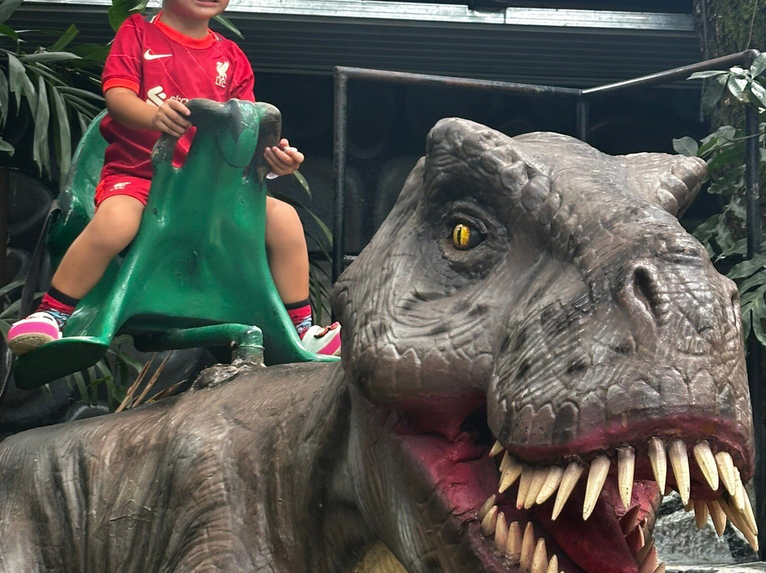 Dinosaurs Island景点图片