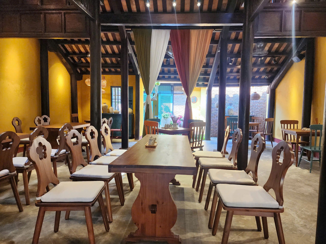 Bếp Đỏ Restaurant