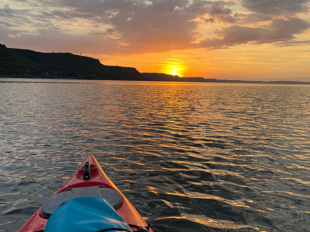 Broken Paddle Guiding Co.-Wabasha必去景点