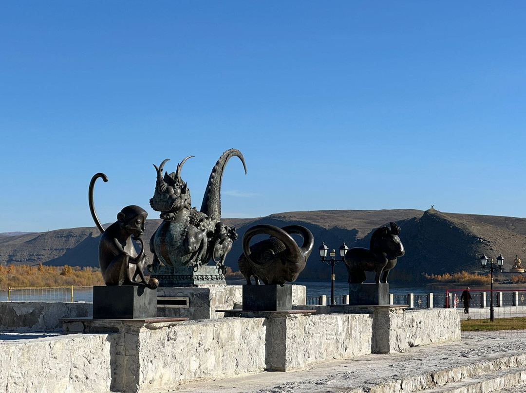 Obelisk Center of Asia-Kyzyl必去景点