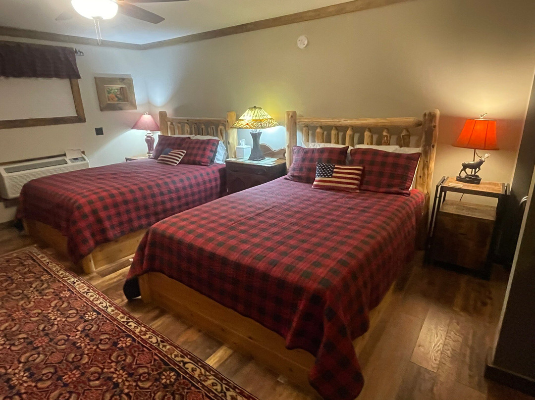 Warrensburg Inn & Suites主图