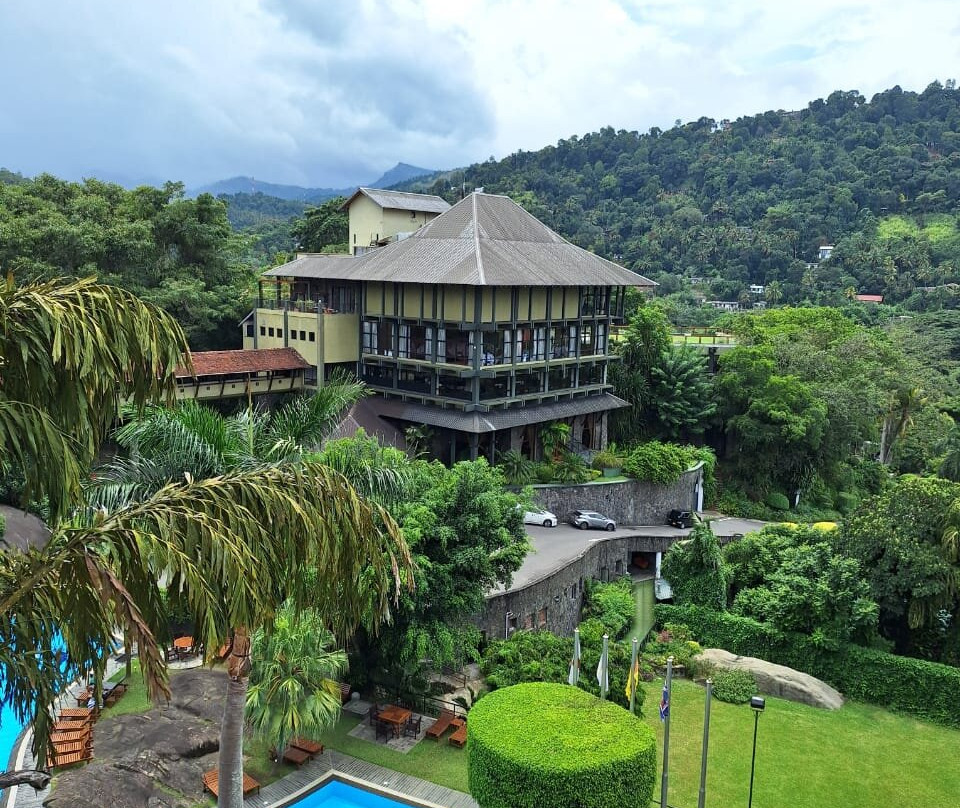 伯爵摄政宾馆主图