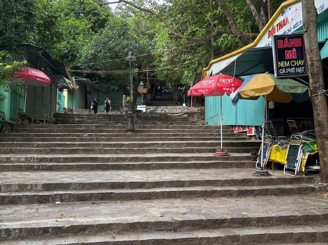 Buddha Nirvana Black Virgin Mountain-西宁必去景点